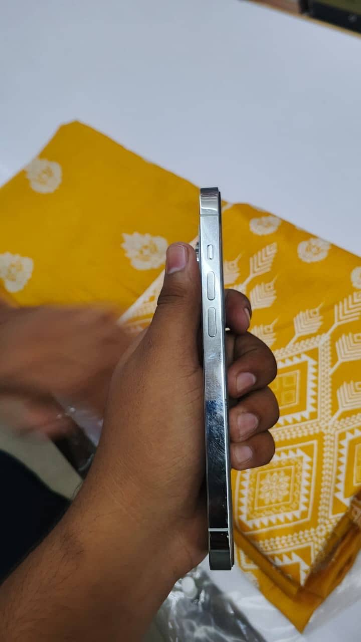 Apple iPhone 14 Pro 3