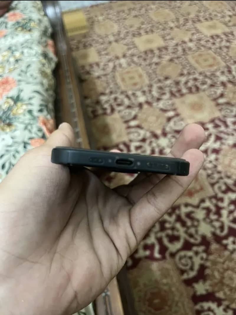 Apple iPhone 15 5