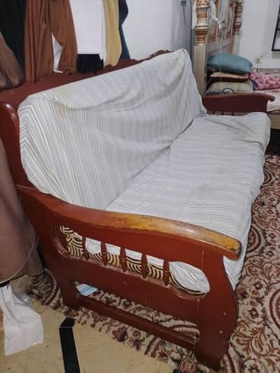 5 seater sofa in good condition with table set