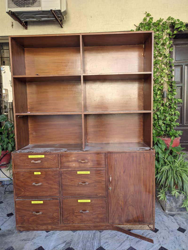 7 - 8 ft Cupboard 0