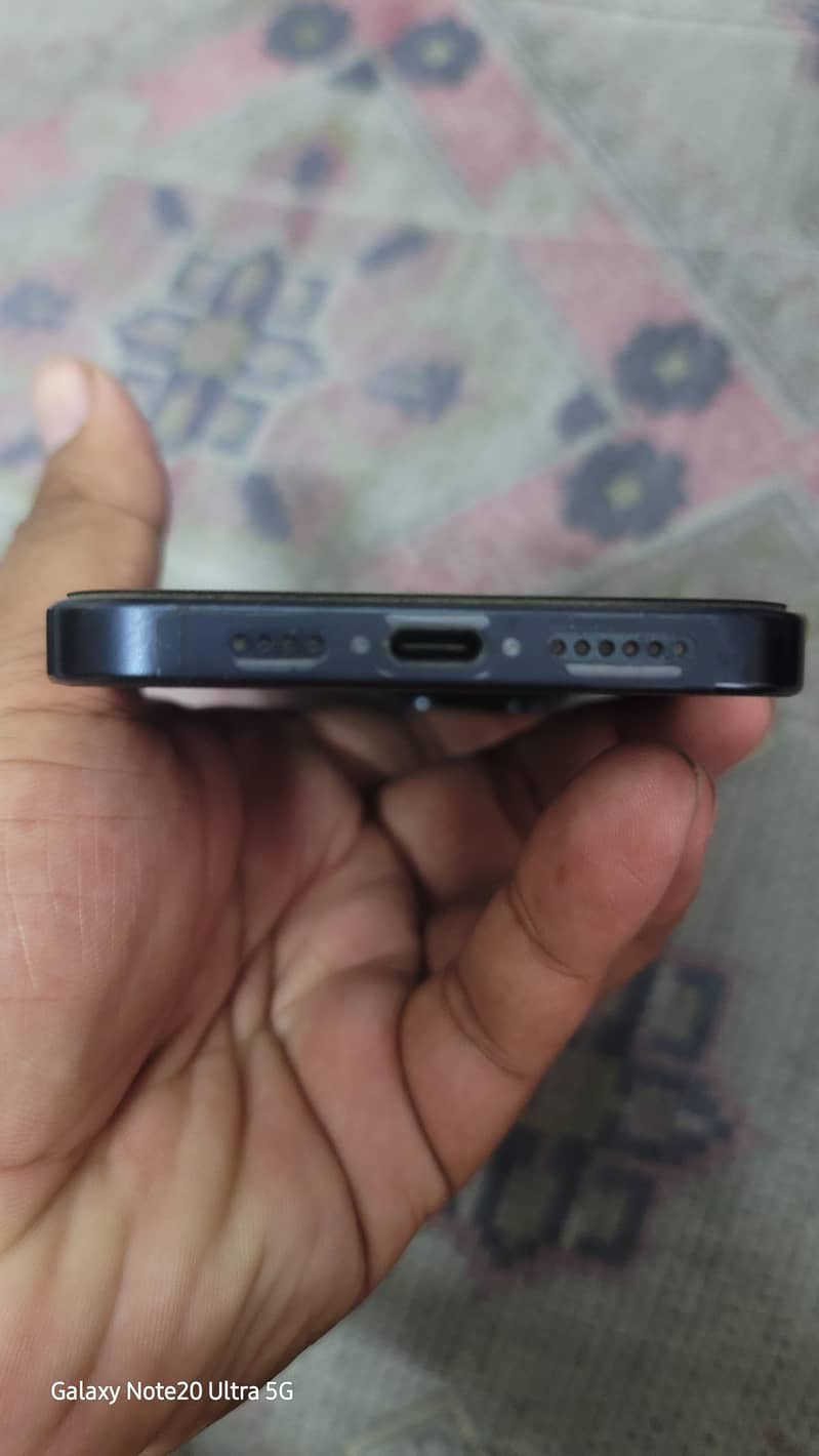 Apple iPhone 15 Pro Max 3