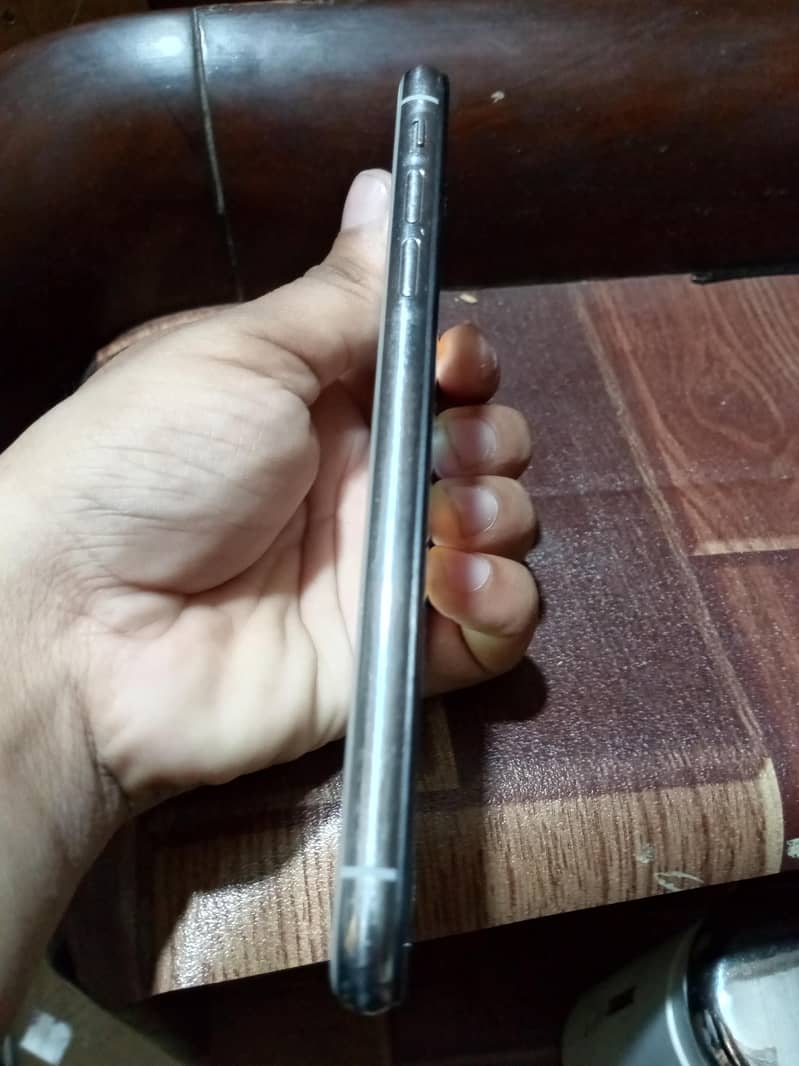 Apple iPhone X 5