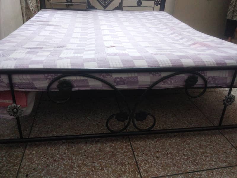 bed selling 1