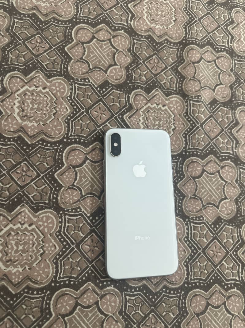 Apple iPhone XS 1