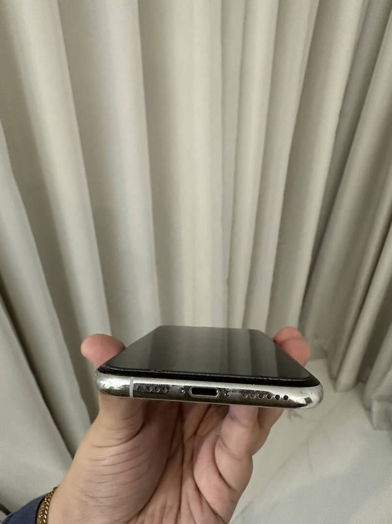 Apple iPhone XS 6