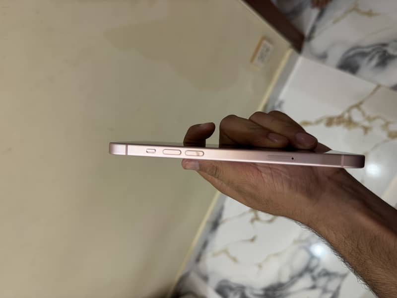 Apple iPhone 15 plus 1