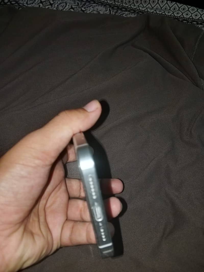Apple iPhone 15 Pro Max 1