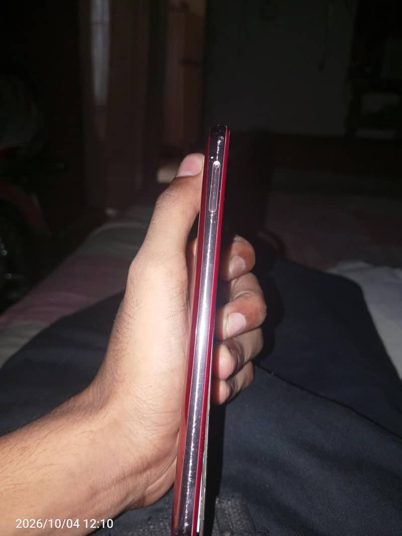 Sharp Aquos R2 3