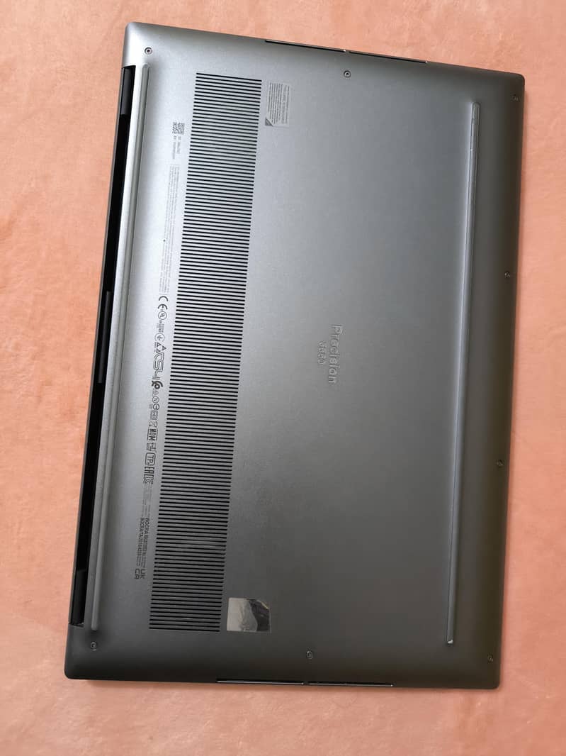 Dell precision 5560 2