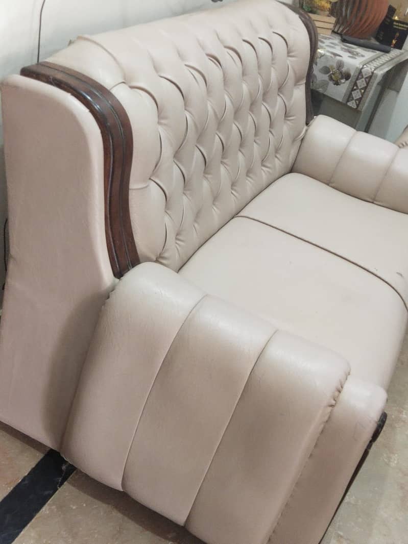 7seater sofas set in good condition 5