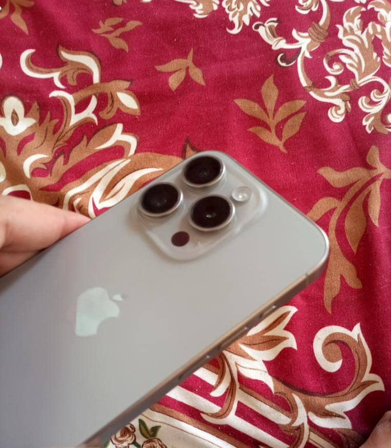 iPhone 15 Pro Mint Condition 0