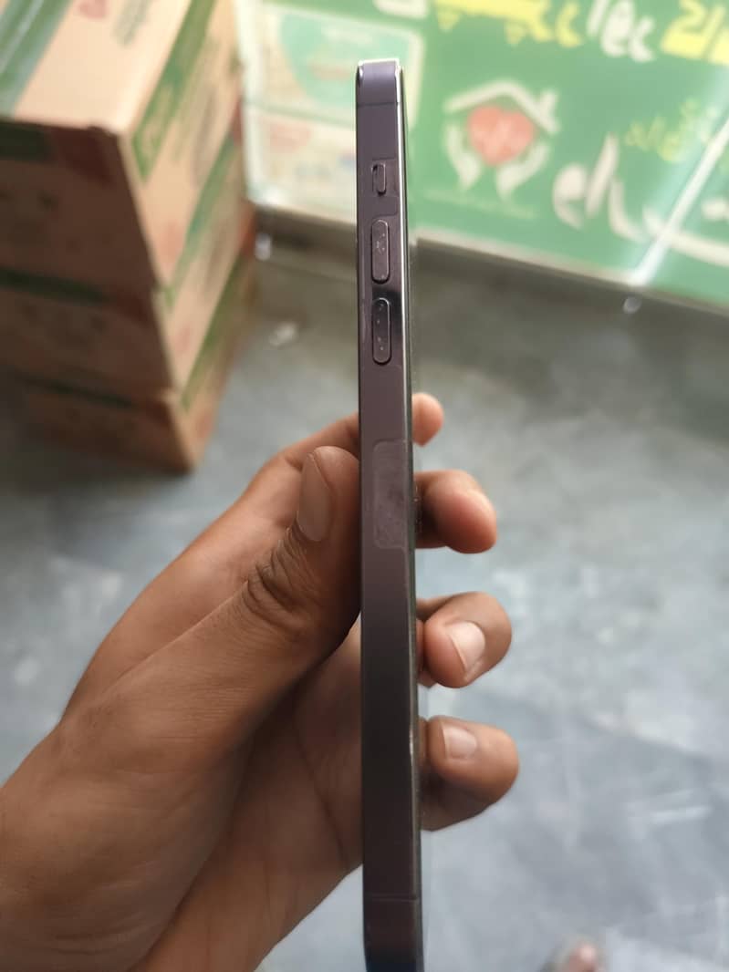 Apple iPhone 14 Pro Max 8