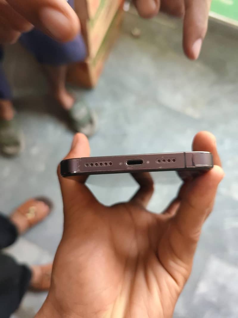 Apple iPhone 14 Pro Max 13
