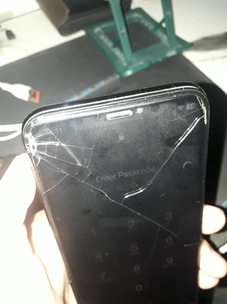 Apple iPhone XS 7