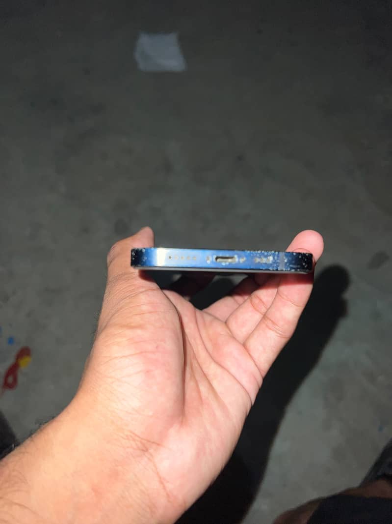 Apple iPhone 12 2