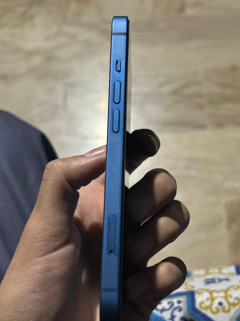 Apple iPhone 13 3