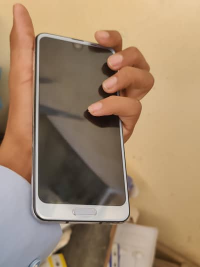 Sharp Aquos R2 official approved