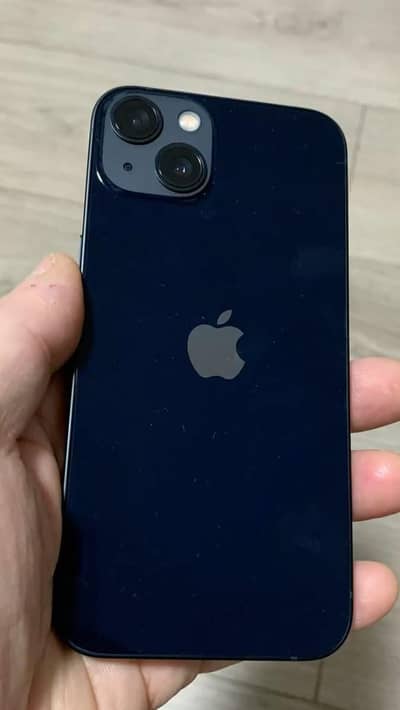 Apple iPhone 13