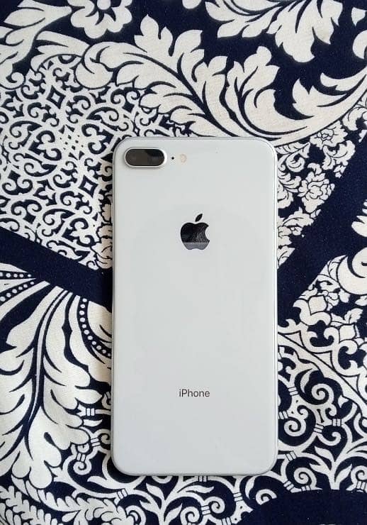 Apple iPhone 8 Plus 0