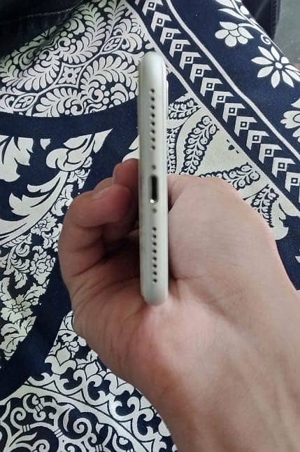 Apple iPhone 8 Plus 4