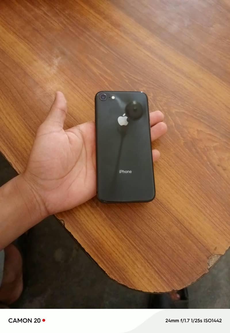 Apple iPhone 8 3