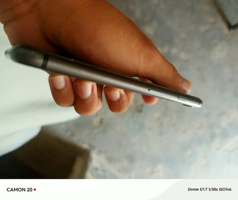 Apple iPhone 8 4