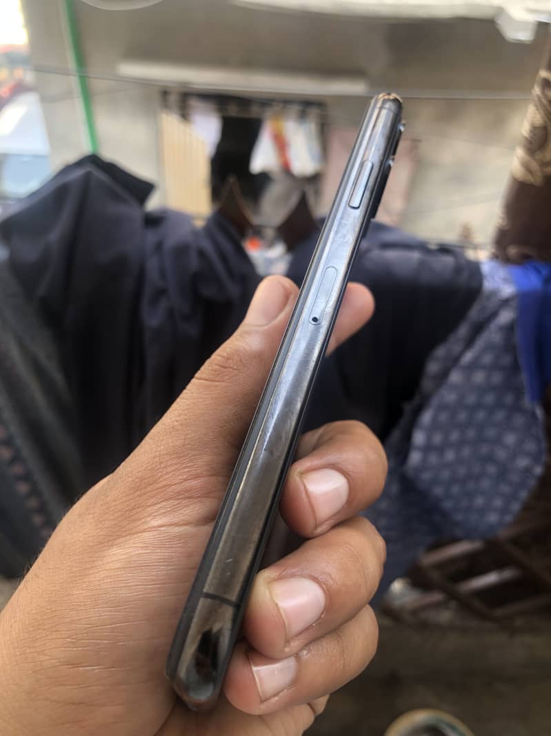 Apple iPhone 11 Pro Max 3