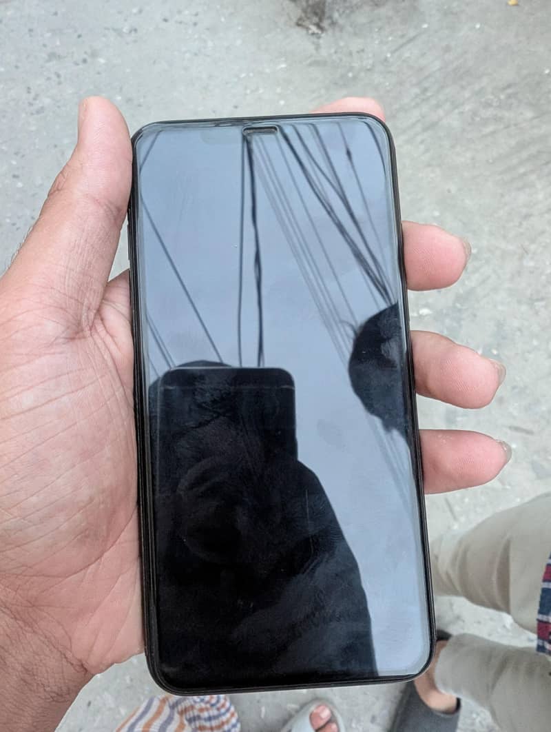 Apple iPhone XS Max 5