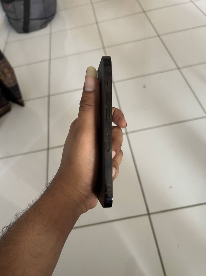 Apple iPhone 14 Pro 2