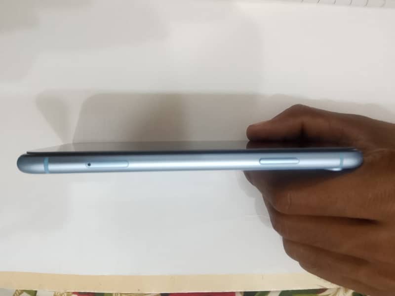 Apple iPhone XR 8