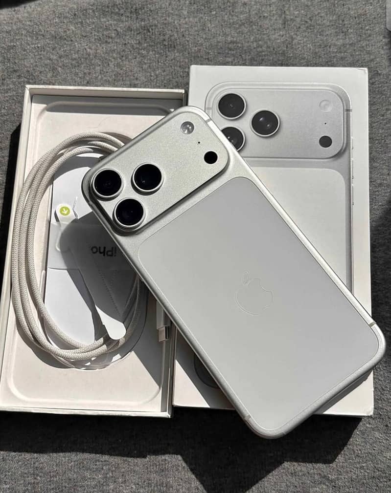 Apple iPhone 17 Pro Max 0