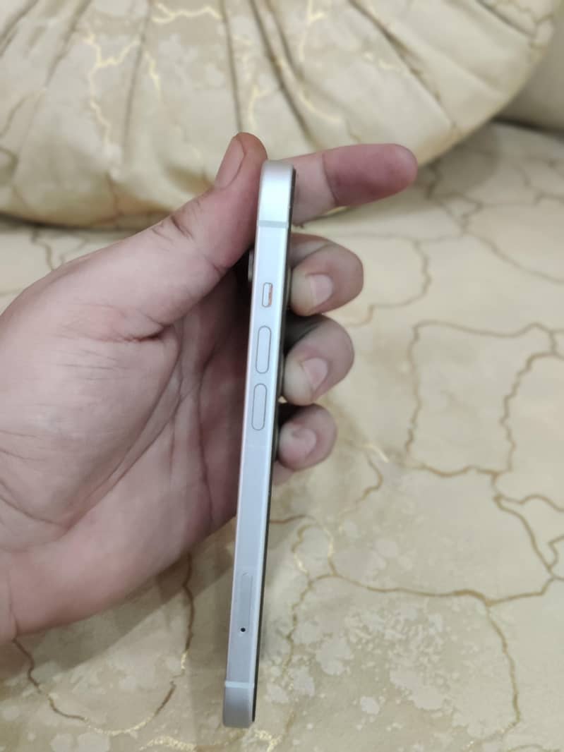 Apple iPhone 15 2