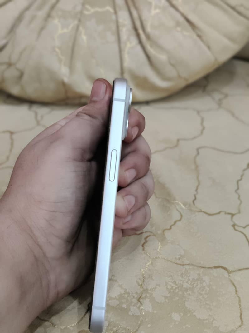 Apple iPhone 15 3