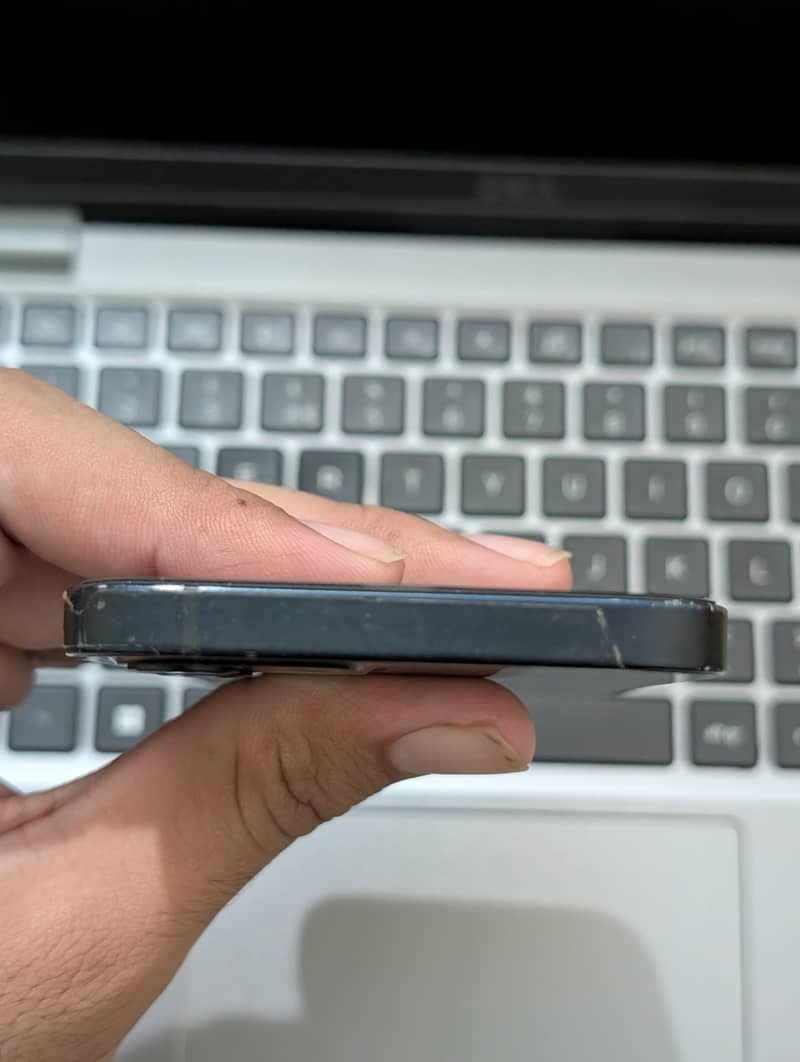 Apple iPhone 12 3