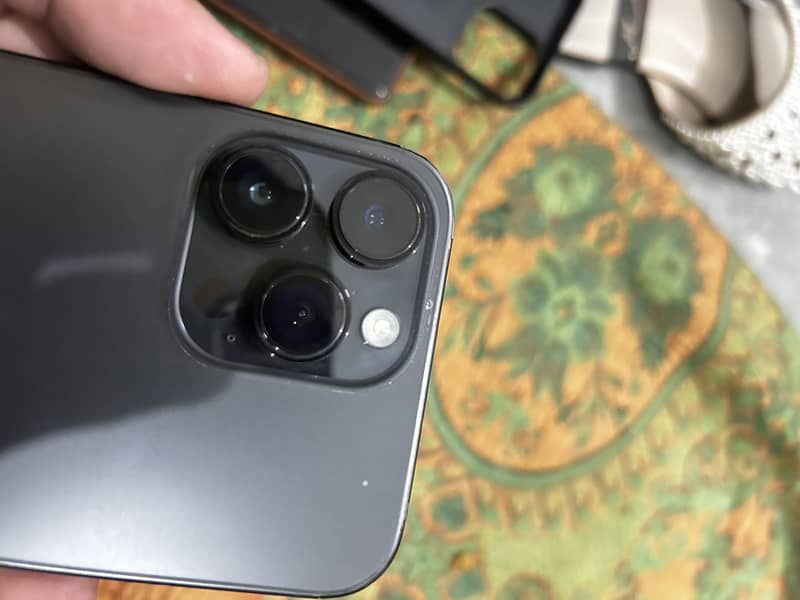 Apple iPhone 14 Pro Max 1