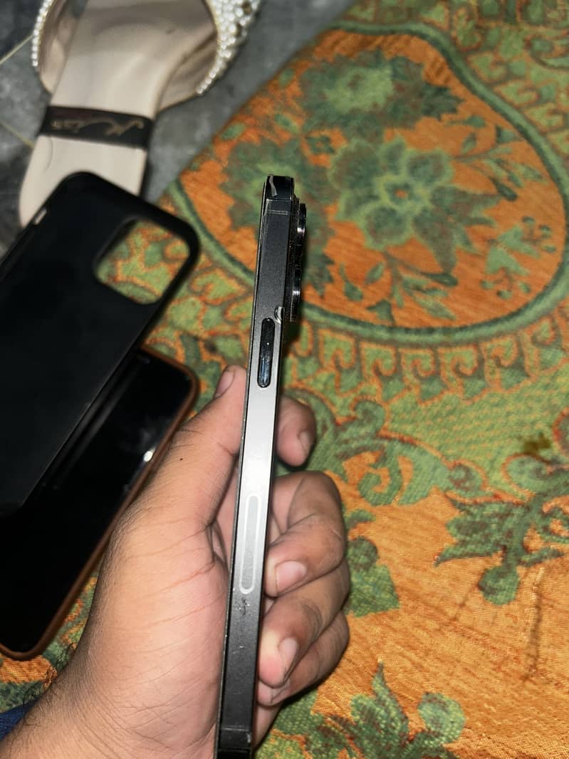 Apple iPhone 14 Pro Max 5