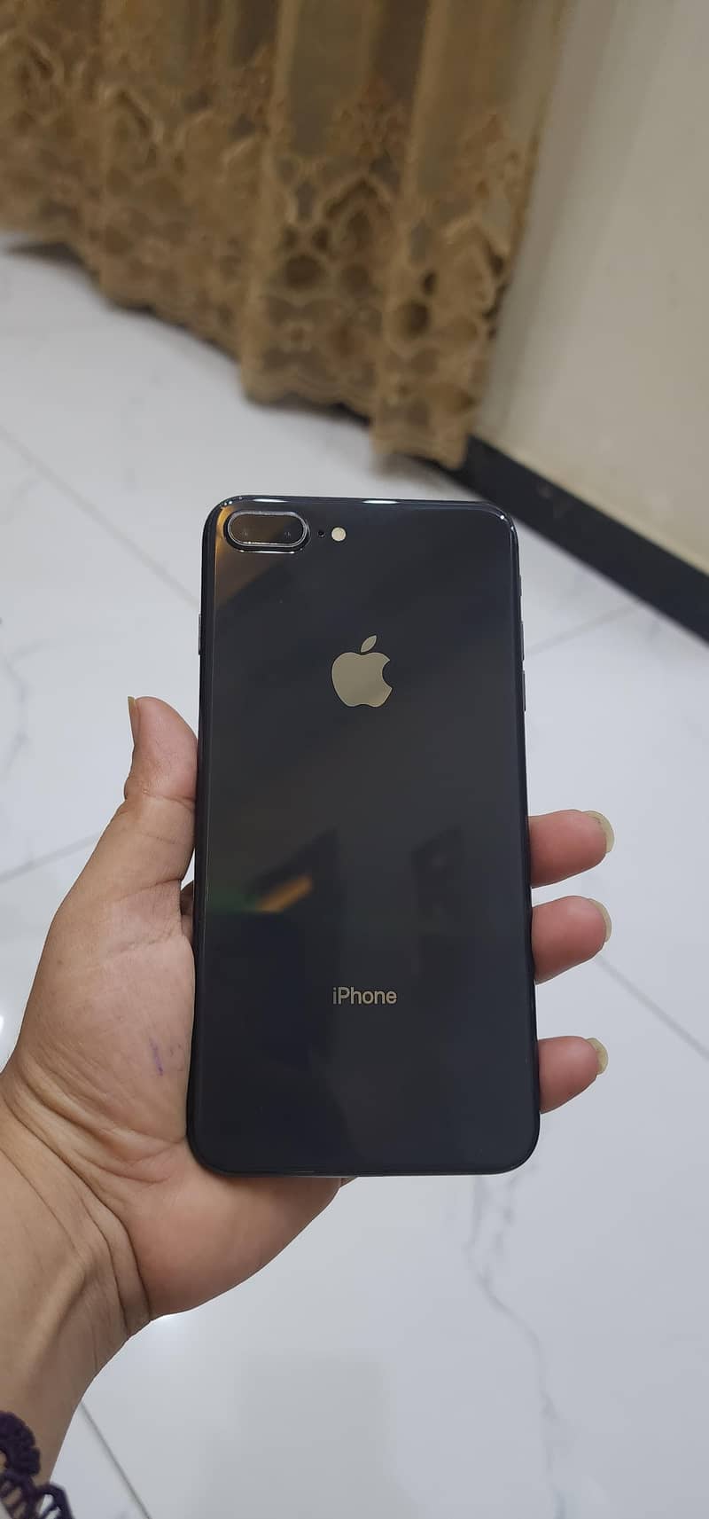 Apple iPhone 8 Plus 0