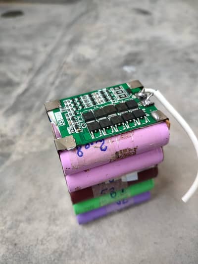 12v-10Ah 18650 Lithium ion cells Battery