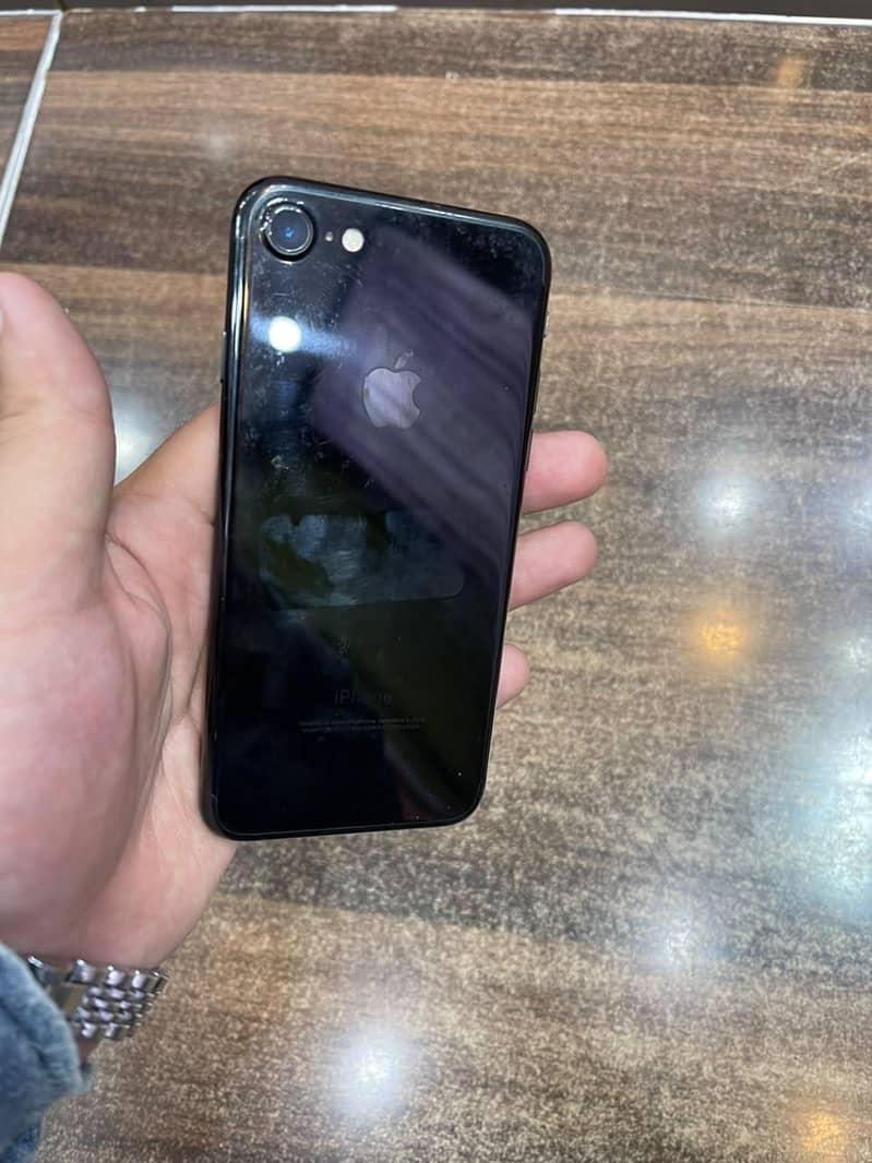 Apple iPhone 7 1