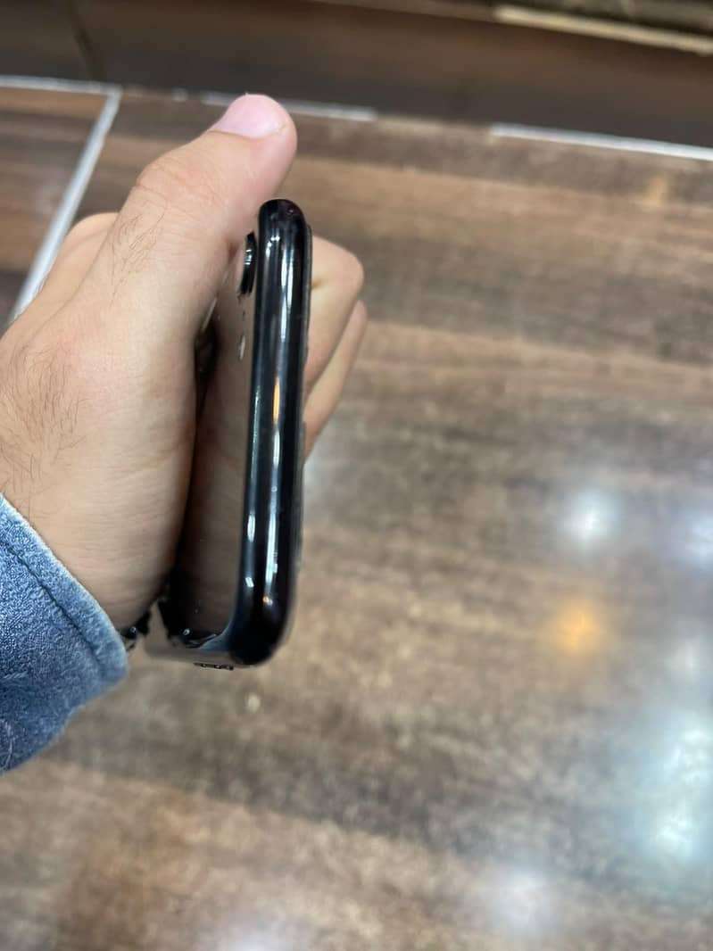 Apple iPhone 7 2