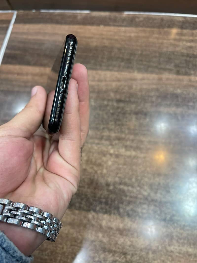 Apple iPhone 7 3
