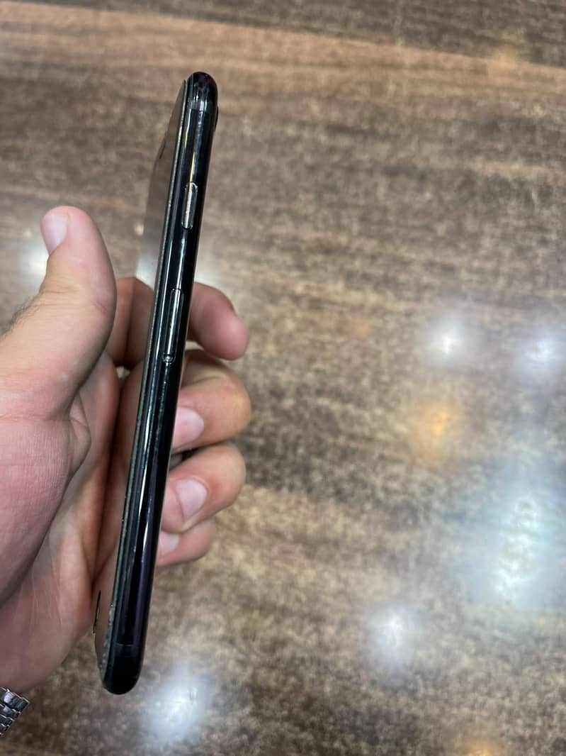 Apple iPhone 7 4