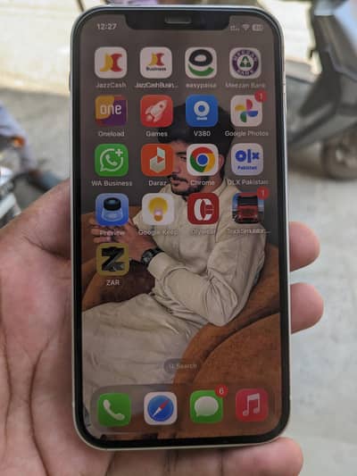 Apple iPhone 12