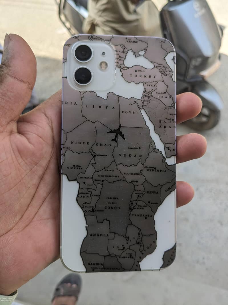 Apple iPhone 12 1