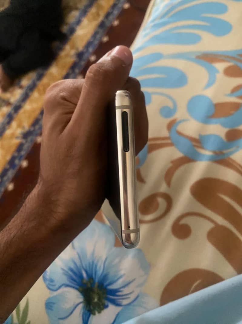 Samsung Mobile Note 8 5