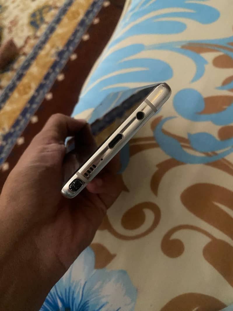 Samsung Mobile Note 8 6