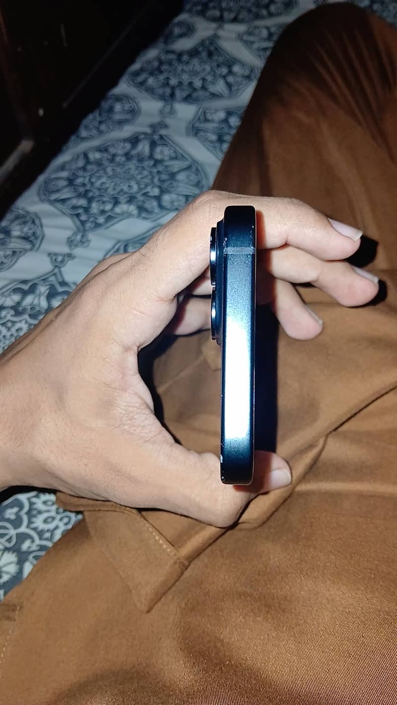 Apple iPhone 15 2