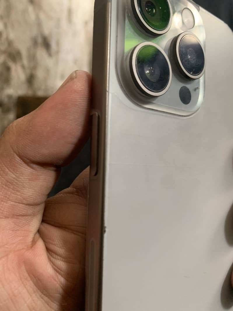Apple iPhone 15 Pro 1