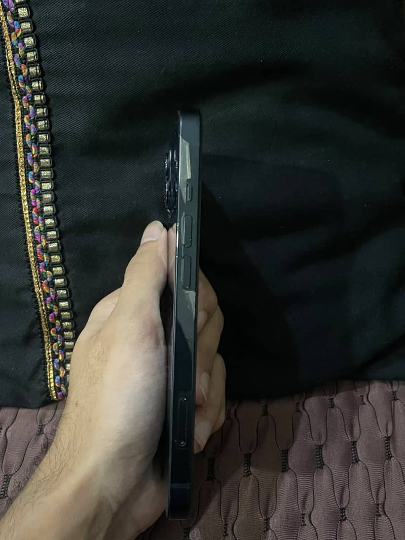 Apple iPhone 13 3