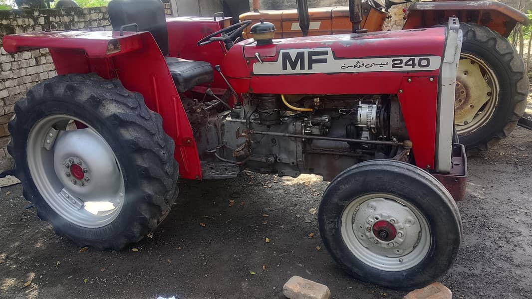 Messy tractor 240 for sale 0